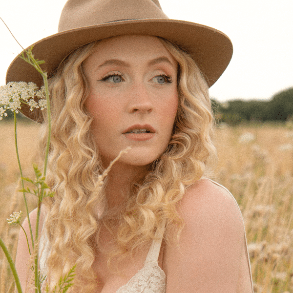 Janet Devlin main stage The British Country Music Festival 2025